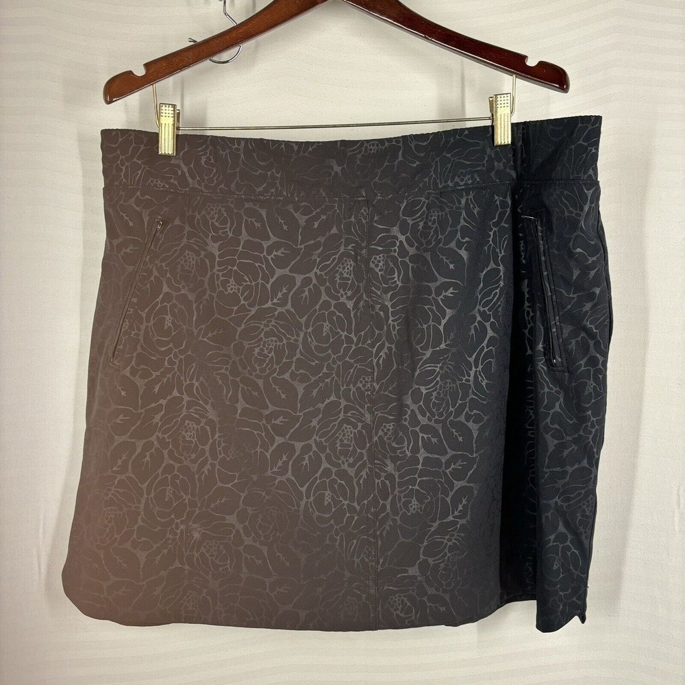 Orvis Travel Skort Women's Size XXL Black Rose Print Skirt with Shorts Stretch